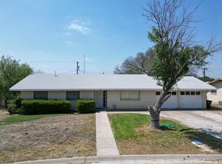 121 Crestline Dr, Del Rio, TX 78840