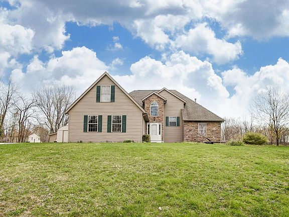 2nd image of 597 Hillgail Cir SW