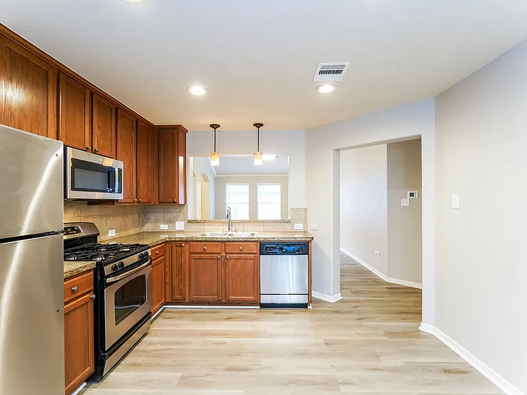 1710 Leafhopper Ln — Photo 9