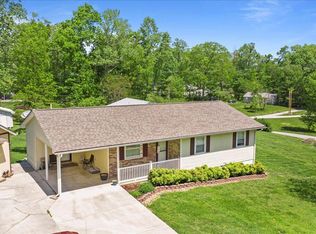 114 Merriwood Ln, La Follette, TN 37766
