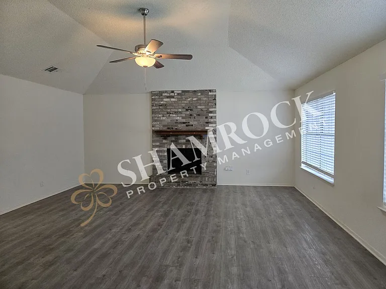 10709 Apache Dr — Photo 3