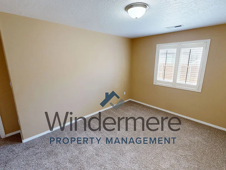 1233 SW Carver St — Photo 8