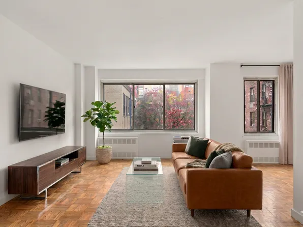 175 West 12th Street image 1 of 7