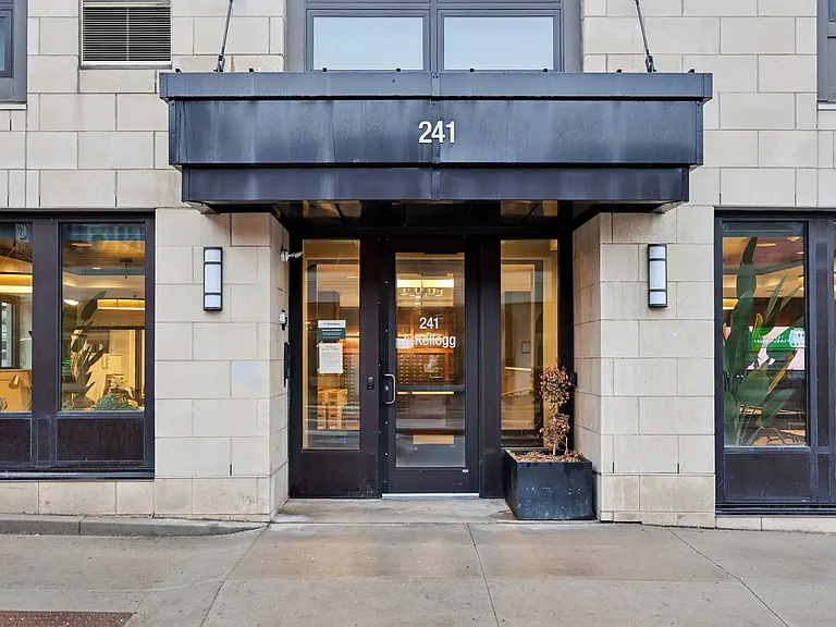 The Donegan Apartments — Photo 99
