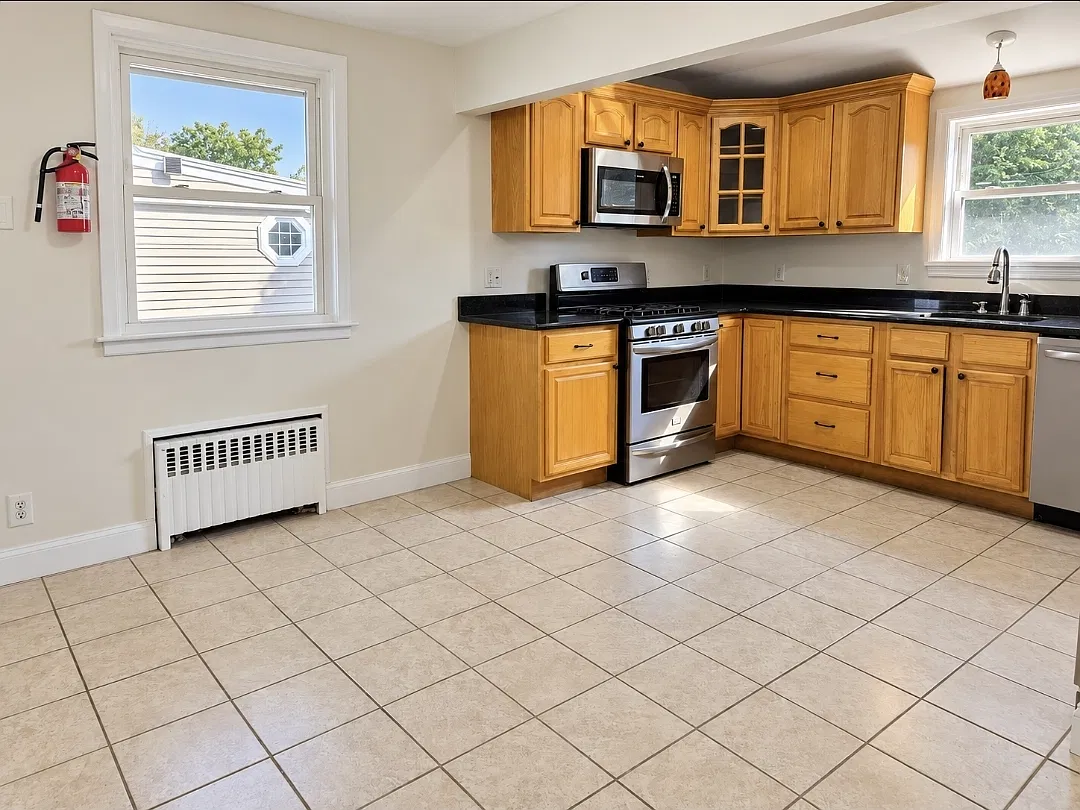 2 bed, $2,700 — Photo 2