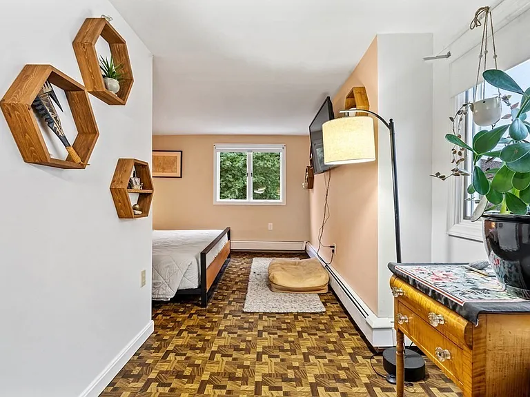51 Fairlawn St #51 — Photo 9
