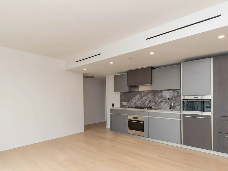 889 Pacific St #2001 — Photo 2