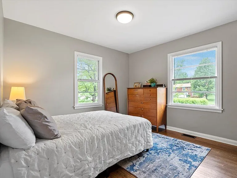 1900 Alexandria Dr — Photo 17