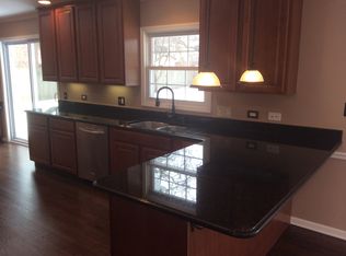 2948 Peachgate Ct, Glenview, IL 60026