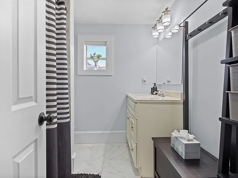 14 Everett St #14-2 — Photo 13