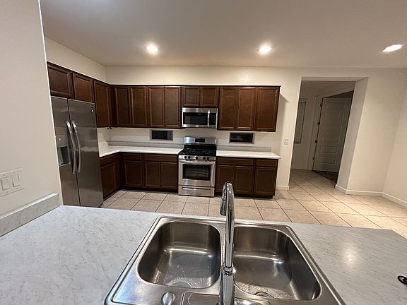 5th image of 2205 W Dunbar Dr