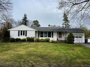 22 Priscilla Ln, Lockport, NY 14094