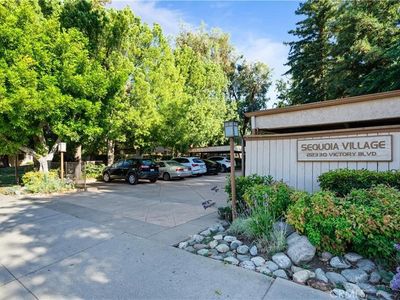 22330 Victory Blvd APT 903, Woodland Hills, CA, 91367