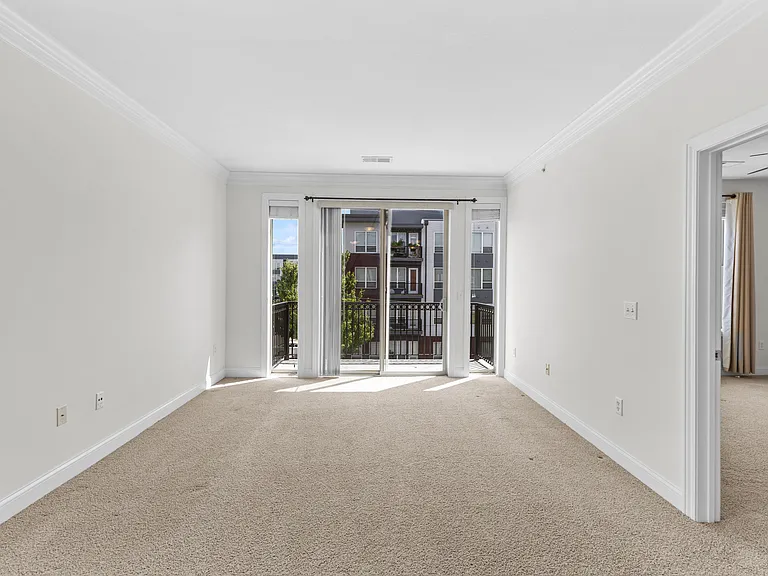 936 Perry St #304 — Photo 21