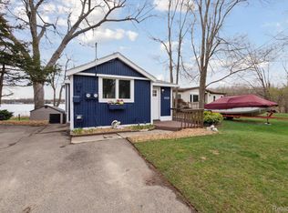 9555 Cedar Island Rd, White Lake, MI