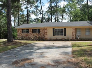 1103 Hillside Dr, Douglas, GA 31533