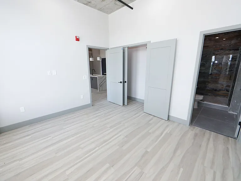 1810 E Venango St — Photo 36