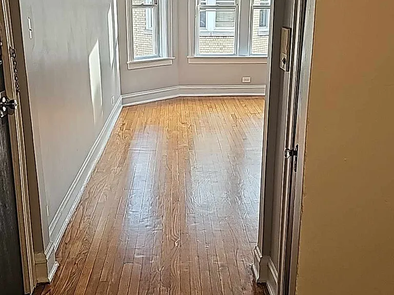 8212-8220 S Drexel Ave #8212-3W — Photo 9