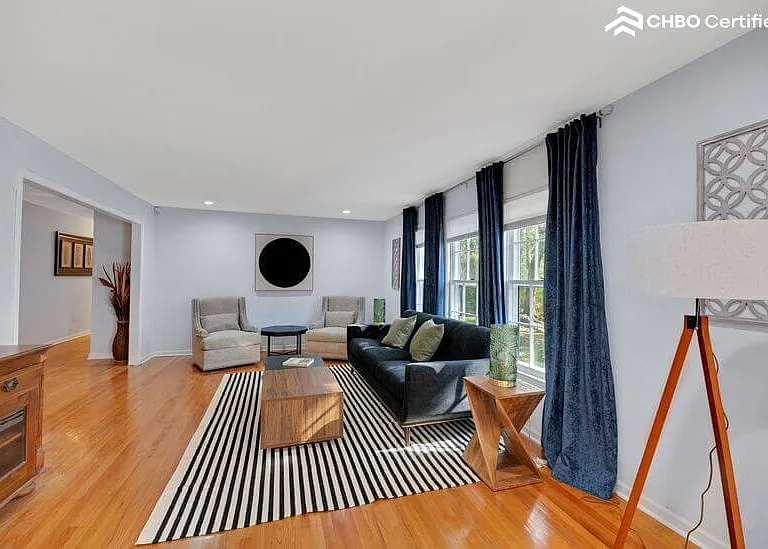 1710 Folly Rd — Photo 10