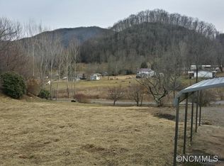 96 Log Cabin Rdg, Canton, NC 28716