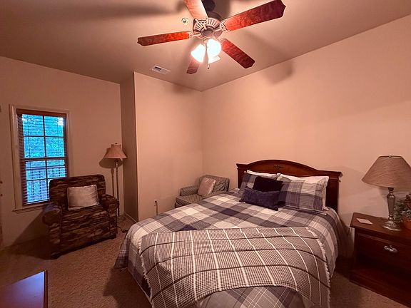 5th image of 1091 Golf Drive Apt 1