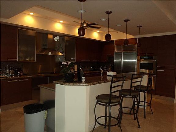 5th image of 701 SE 21st Avenue #309