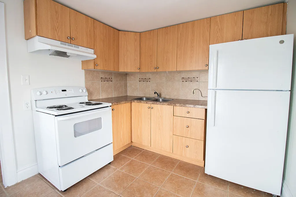 109 Niagara St - 1 — Photo 2