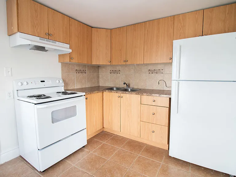 109 Niagara St #1 — Photo 2