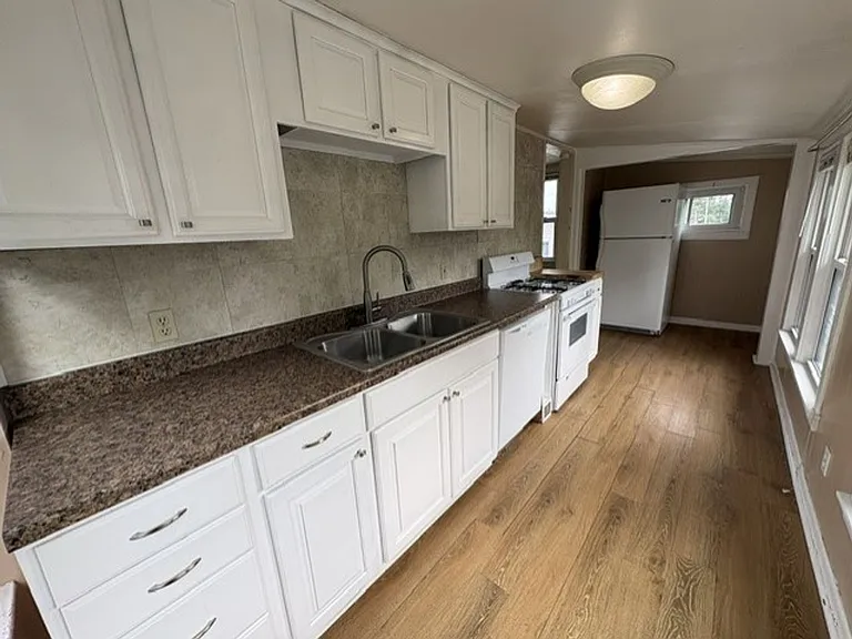 2340 19th St SW — Photo 4
