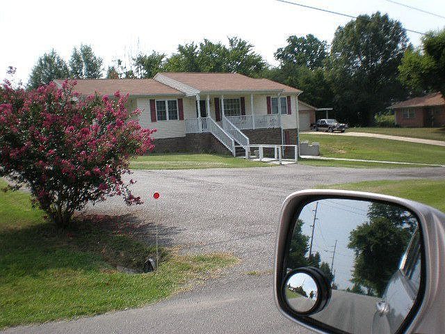 1st image of 520 Crestview Dr