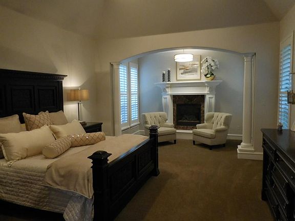4th image of 634 Castle Rock Dr