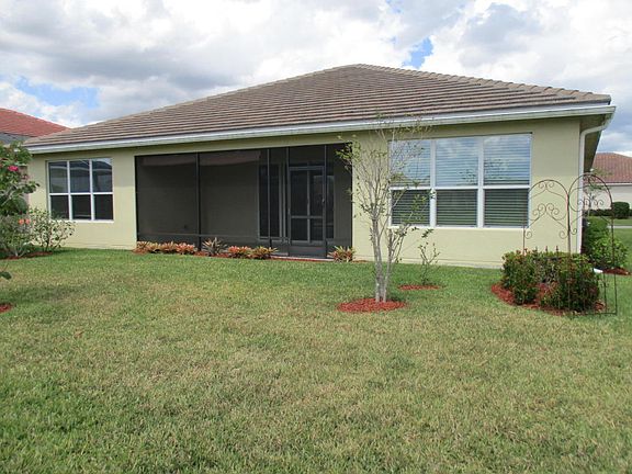 3rd image of 9889 SW Carrotwood Cir