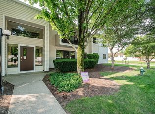 2917 N Bay Dr APT M14, Westlake, OH 44145