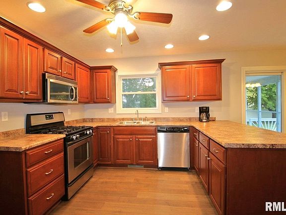 4th image of 1302 Kensington Dr