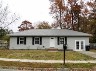 1 Lakewood Ct, Jacksonville, NC 28546