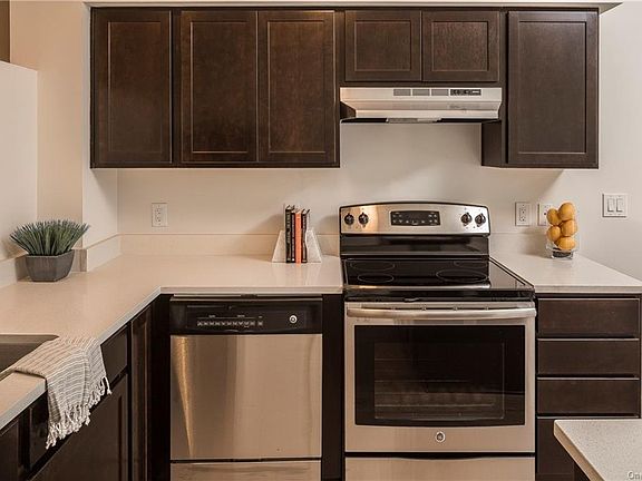 5th image of 300 Columbus Ave APT 3R