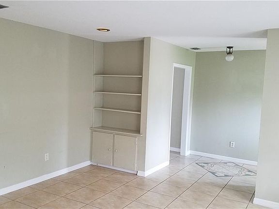 2nd image of 5275 San Paulo St #5
