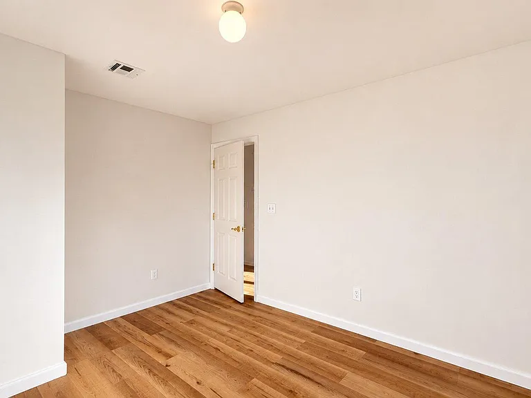 172 White Sands Way #B — Photo 6