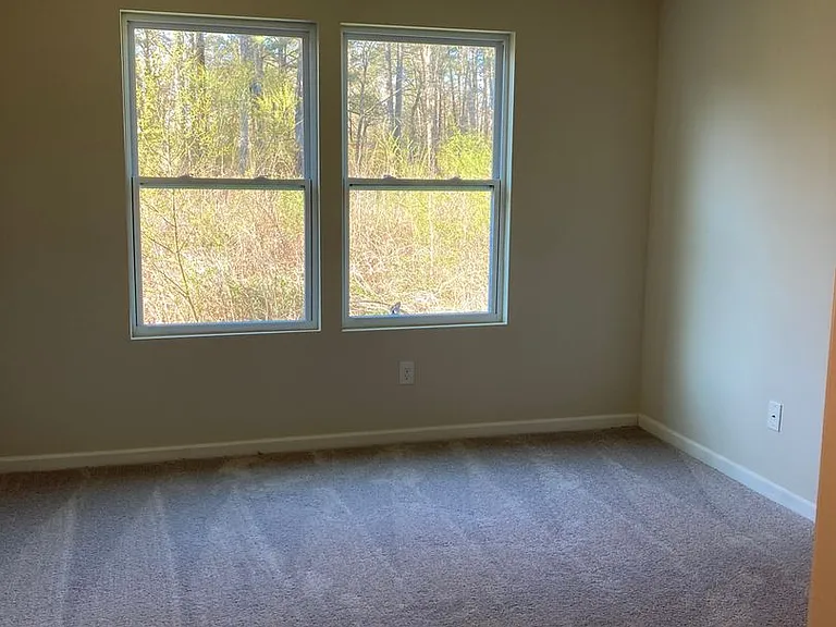 407 Kensington Ln — Photo 8