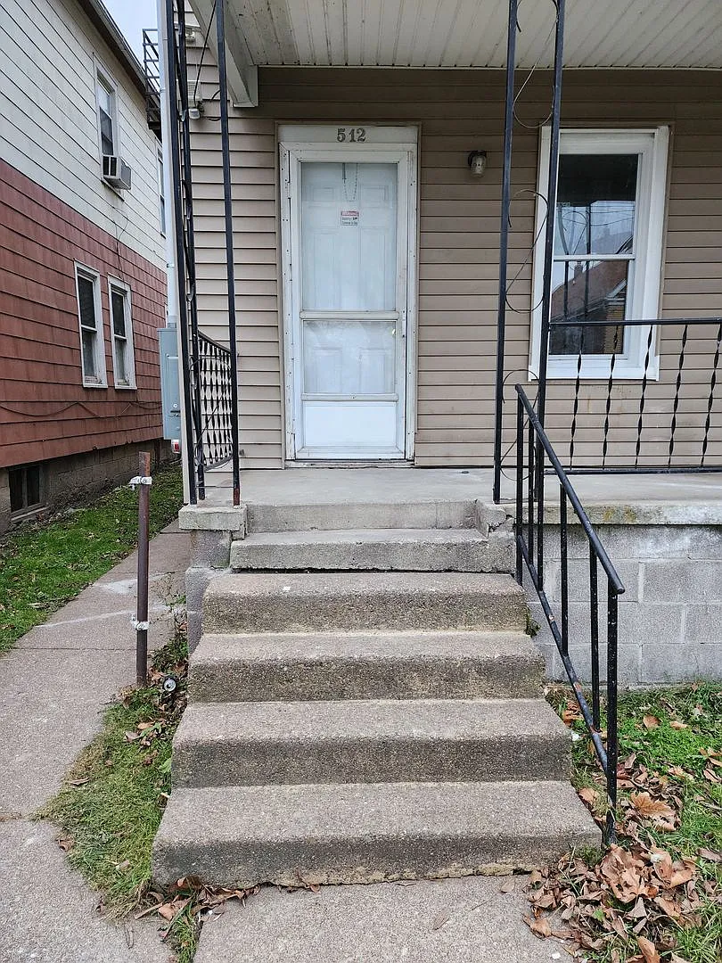 512 20th St — Photo 2