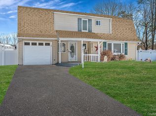 19 Osborne Avenue, Mount Sinai, NY 11766