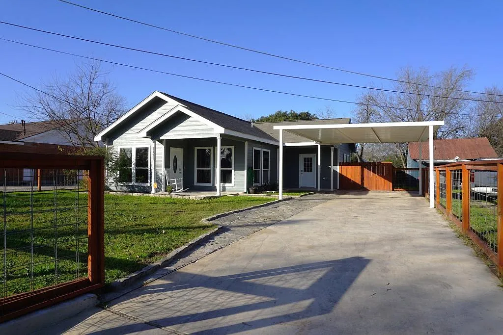 1415 Semlinger Rd — Photo 1