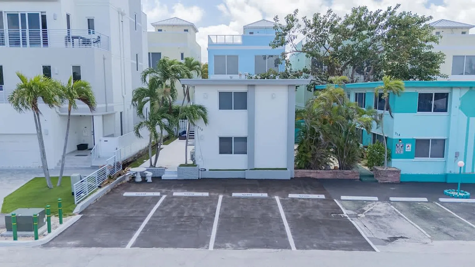 1 bed, 1.0 bath, 495 sqft, $4,745 — Photo 2