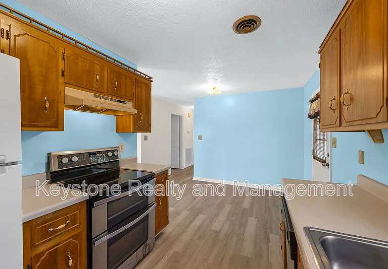 405 Eddy St — Photo 7