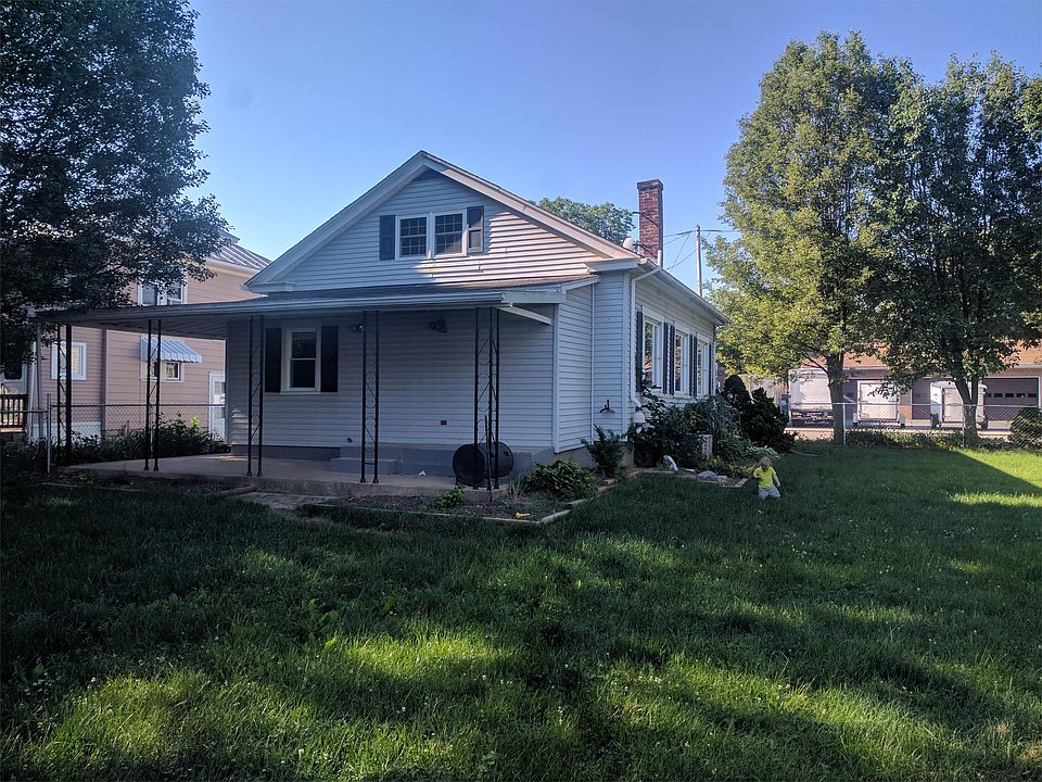 The large fenced in yard is about 70' x 100' with the house