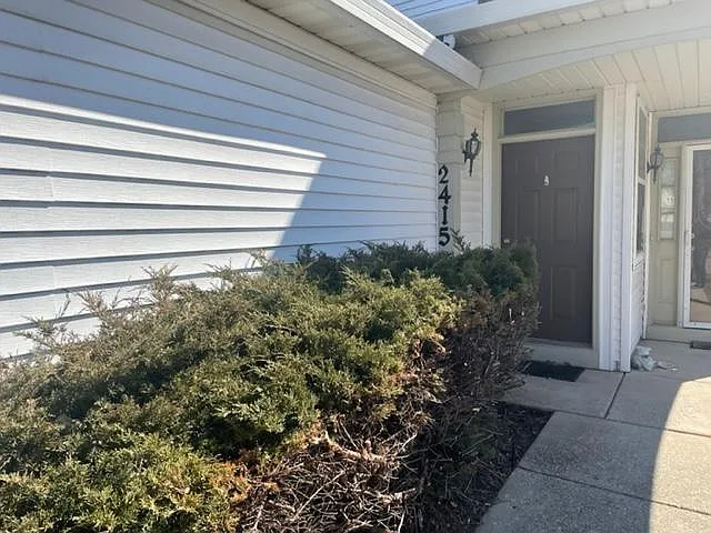 2 bed, 1680 sqft, $2,400 — Photo 2