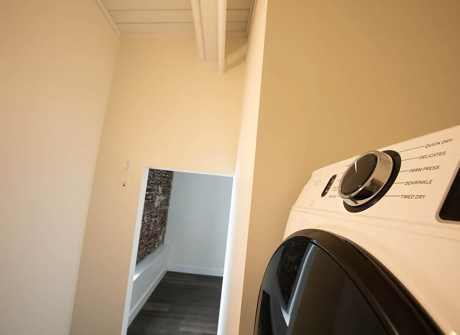 1 bed, 1225 sqft, $2,200 — Photo 4