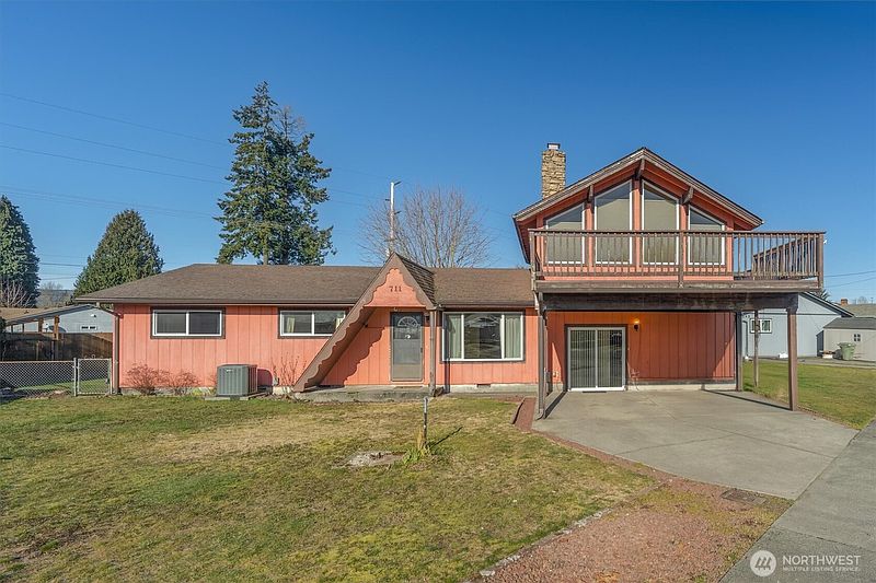 2nd image of 711 4th Avenue SW