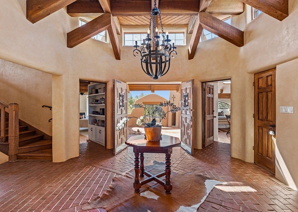 1st image of 325 Calle Sierpe