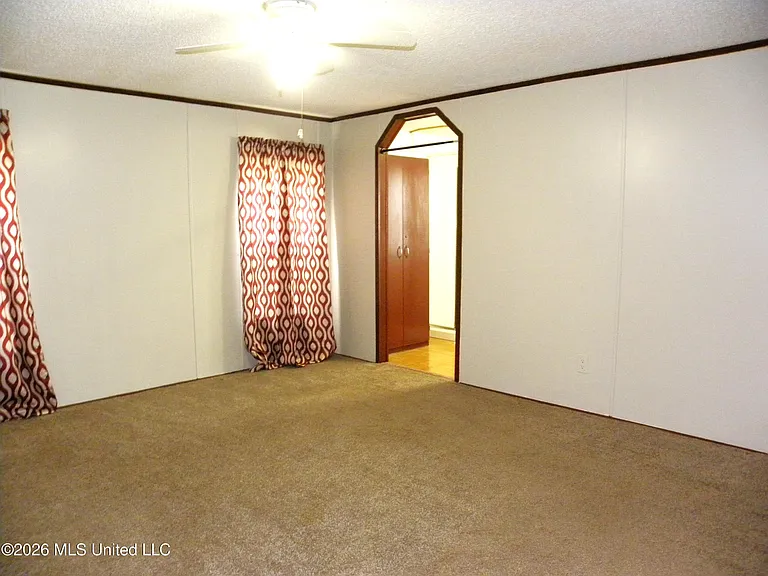 18265 Robin Oaks Dr — Photo 15